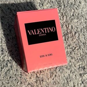 Valentino Donna Born in Roma Pink Box